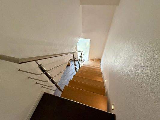 Treppenlauf zum Dachgeschoss