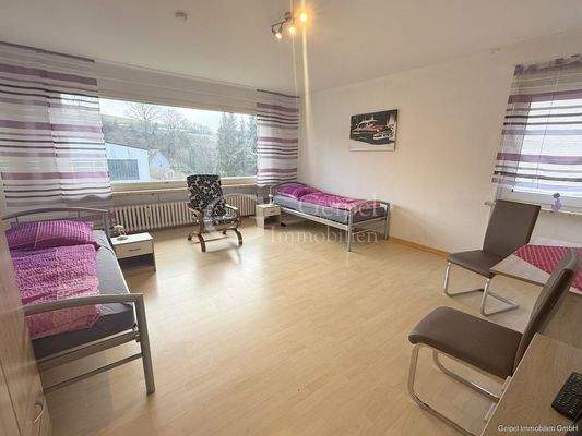 EG - Zimmer mit Balkonzugang 2