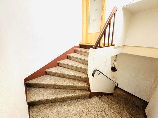 34. Treppenhaus zu 2.OG
