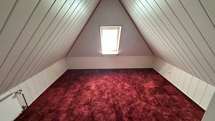 Zimmer im aus. Spitzboden