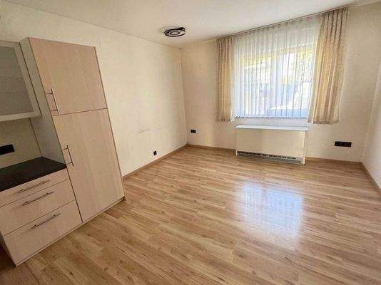 Erdgeschoss Wohnraum mit Küchenzeile