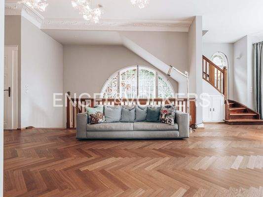 Flur und Arbeitszimmer im Obergeschoss