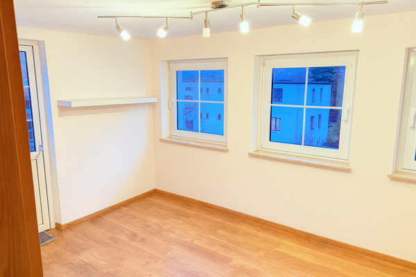 Esszimmer Bild 2 (1.OG links).png