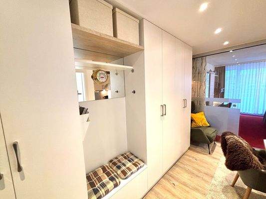 Flur und Eingangsbereich.jpg