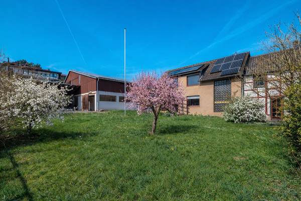 Rückansicht und Garten