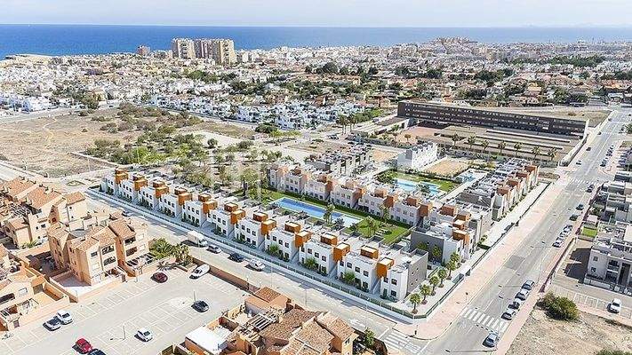 Stylish Apartments with Garden or Solarium in Torrevieja
