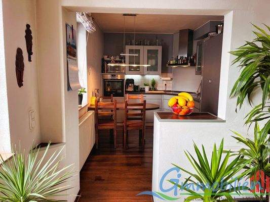 Große offene Wohnküche