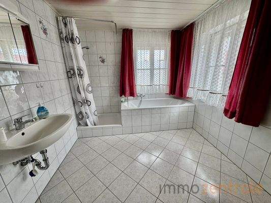 72D0A5AF-C101-4EF4-83E3-CF64A108A12A_1_201_a