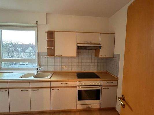 Einbauküche inklusive.