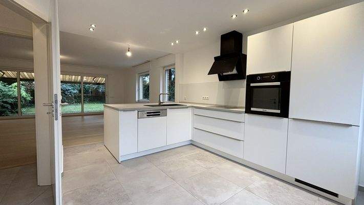 Hochwertige Einbauküche