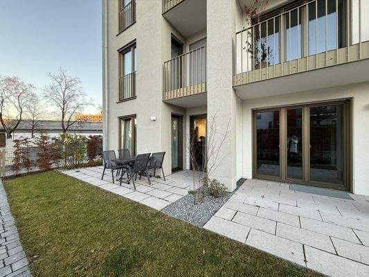 Gartenwohnung mit privater Grünfläche