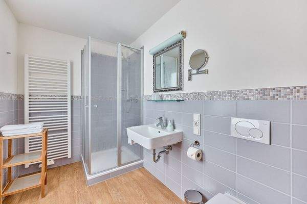 22 Badezimmer Appartment.jpg