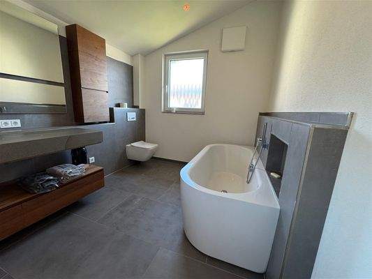 OG: Masterbad (Bad 3)