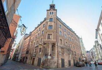 Goldener Hirsch vor Sanierungsbeginn