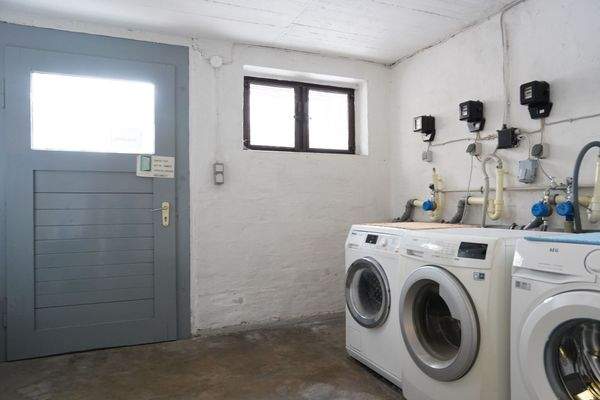 Waschküche mit Außenzugang