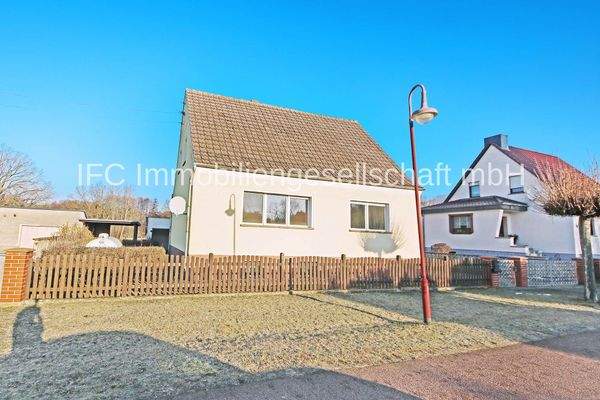 Hausansicht / Straßenseite