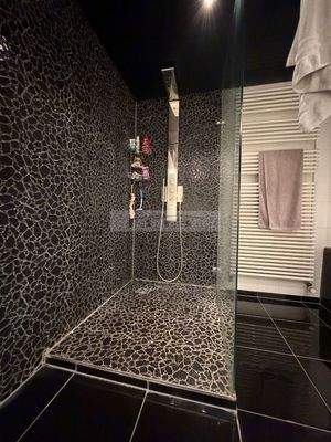 UG - Badezimmer große Dusche