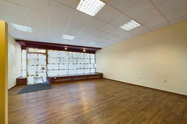 CAM03586G0-PR0032-STILL054