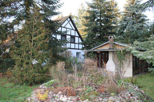 Ansicht Giebel inkl. Gartenlaube.JPG