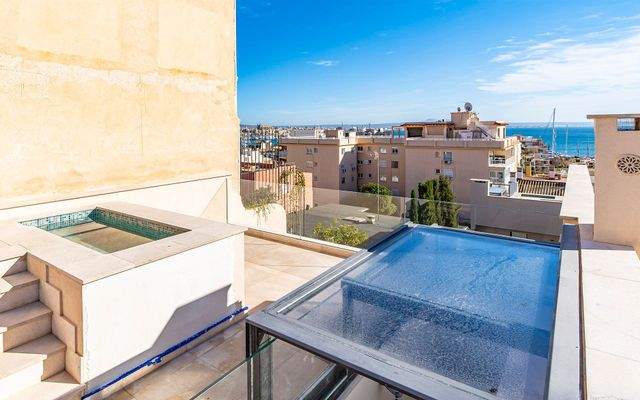 Dachterrasse mit Jacuzzi