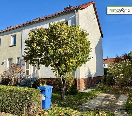 Vorgarten/ Stellplätze