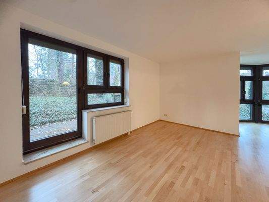 Wohnzimmer mit Blick zur Terrasse