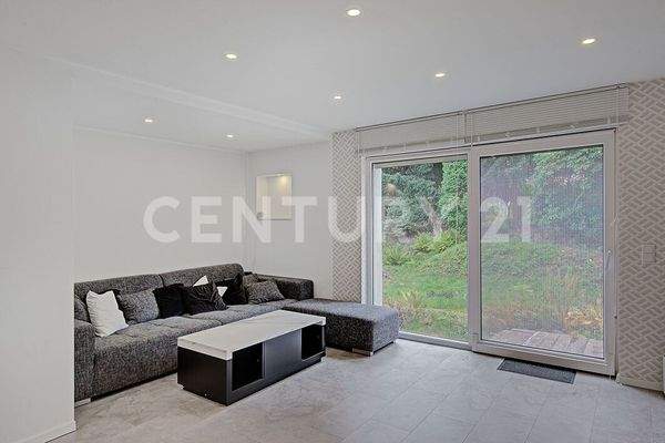 EG offener Wohn- & Küchenbereich mit Zugang zum Garten