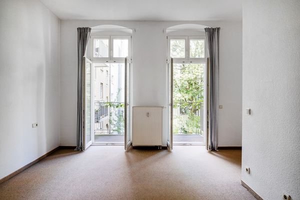 Schlafzimmer mit Blick zum Balkon