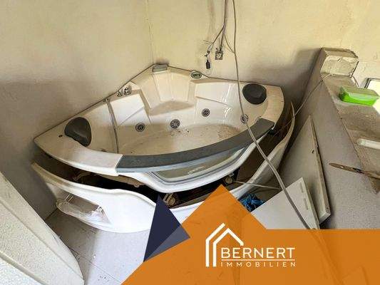 Whirlpool Badewanne Einlieger