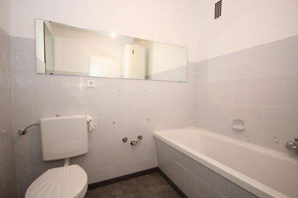 Badezimmer mit WM-Anschluss