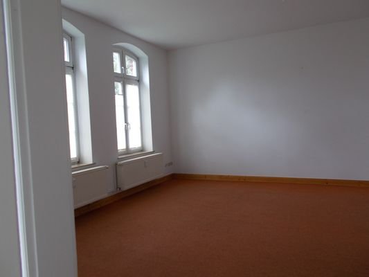 Großzügige Zimmer im Ergeschoss