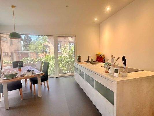 offene Küche mit Essbereich 