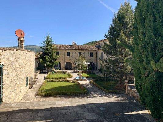 Restauriertes historisches "Refugio" im Nationalpark Abruzzen in Lecce nei Marsi 