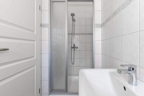 Das gepflegte Gäste Bad im EG