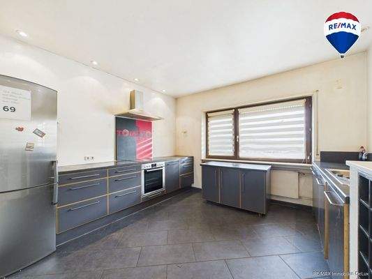 REMAX Immobilien DeLux Bungalow in Wadrill Küche