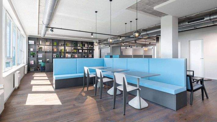 regus-veritaskai-8-coworking-f