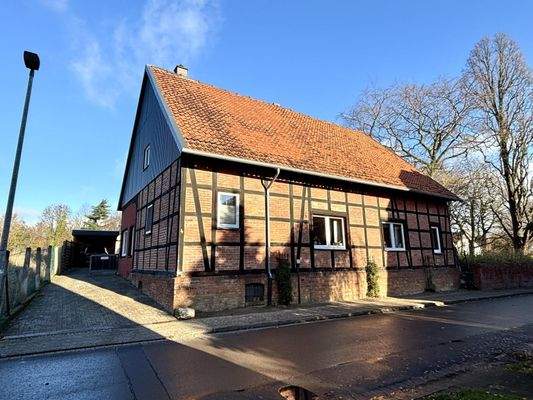 Vorderseite Gebäude