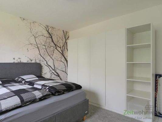 großer Schlafzimmerschrank