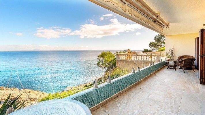 Erdgeschosswohnung über dem Meer zum Verkauf in Cala Vinyes, Mallorca
