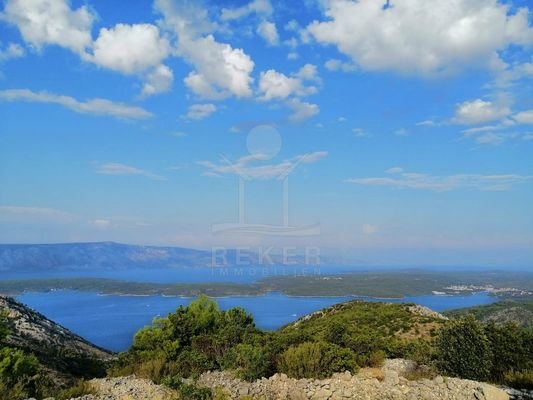 Ruhig gelegenes Baugrundstück auf der Insel Hvar