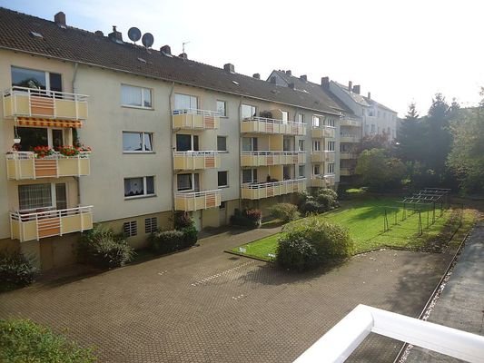 Blick vom Balkon zum Hinterhof