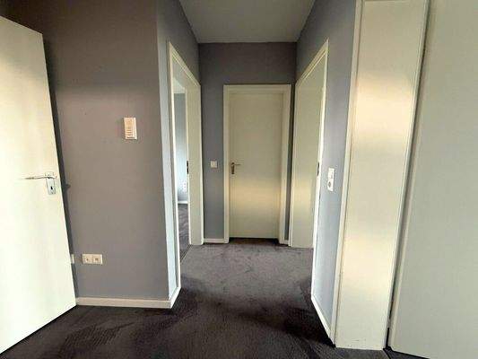 OG Flur mit Abstellkammer