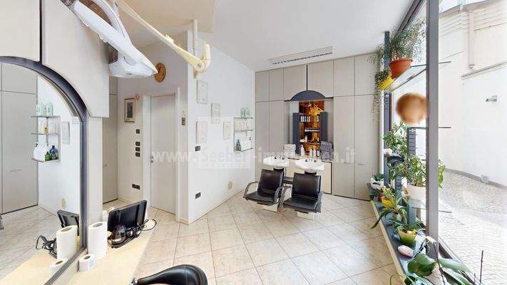 Friseur-parrucchiere-comprare-kaufen-mieten-centro-Salone-Meran-