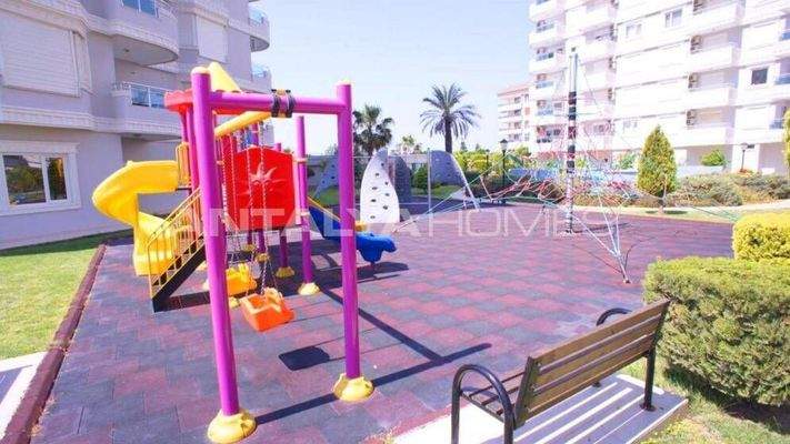 Chic Seafront Properties with Sea Views for Sale in Alanya Tosmur