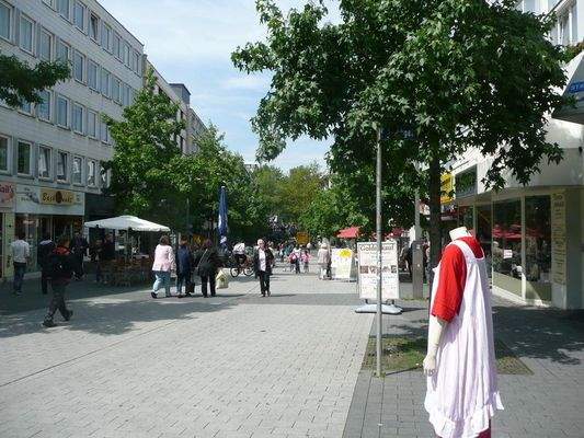 Geschäften, Restaurants + Cafes +