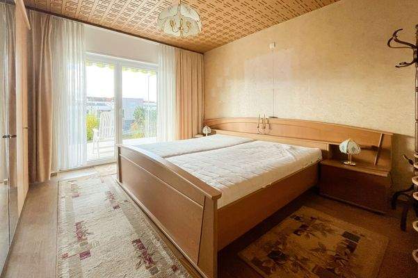 Schlafzimmer mit Terrassenzugang_EG