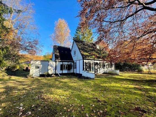 Großzügiges Grundstück in behütetem Wohnumfeld