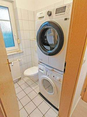 Gäste-WC m. Waschm. + Trockner