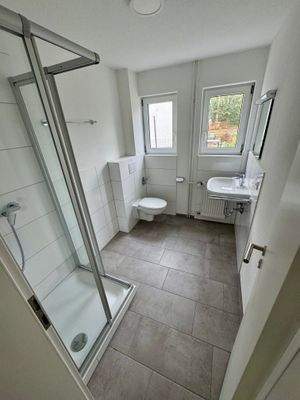 Tageslichtbad mit Dusche.jpg