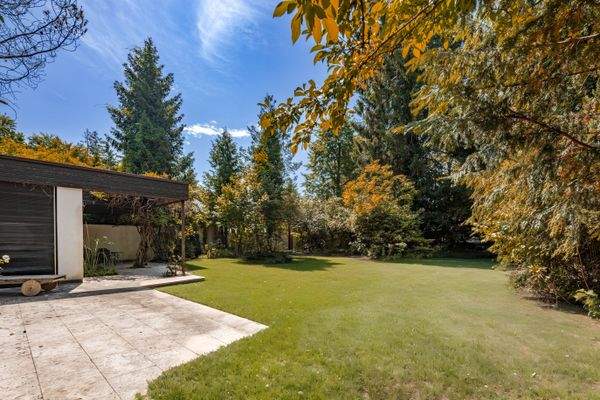 Parkähnliches Südwestgrundstück